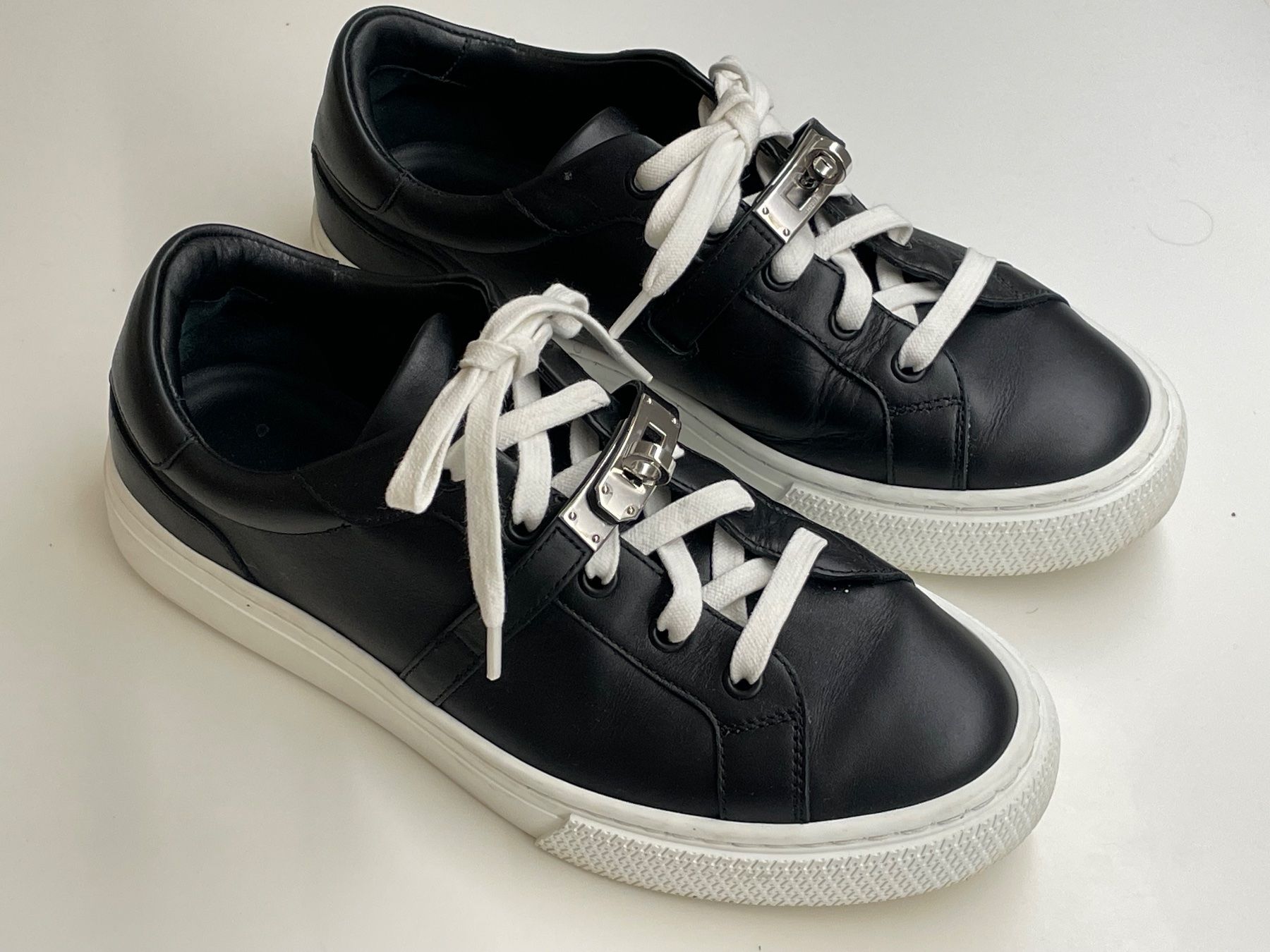 Hermès Scarpe da donna: Hermès Sneakers Day – Usato da Zürich venduto da Folgado 1