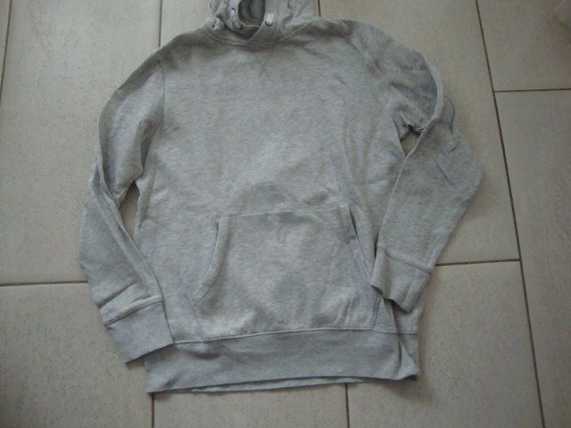Pullover & Sweatshirts: PULLOVER FÜR JUNGS GR.158/164 – Gebraucht aus Rotkreuz von Samballi