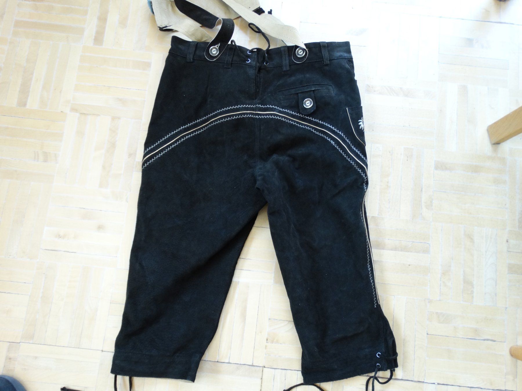 C&A Pantaloni: Lederhosen – Usato da Lengnau AG venduto da Oskarhuus 5