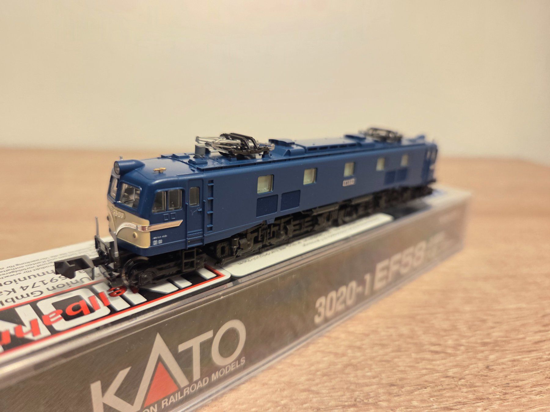 Kato Modellini di ferrovie: Kato N 3020-1 E-Lok EF58 – Nuovo e nell'imballaggio originale da St-Aubin-Sauges venduto da Lo_Go 2
