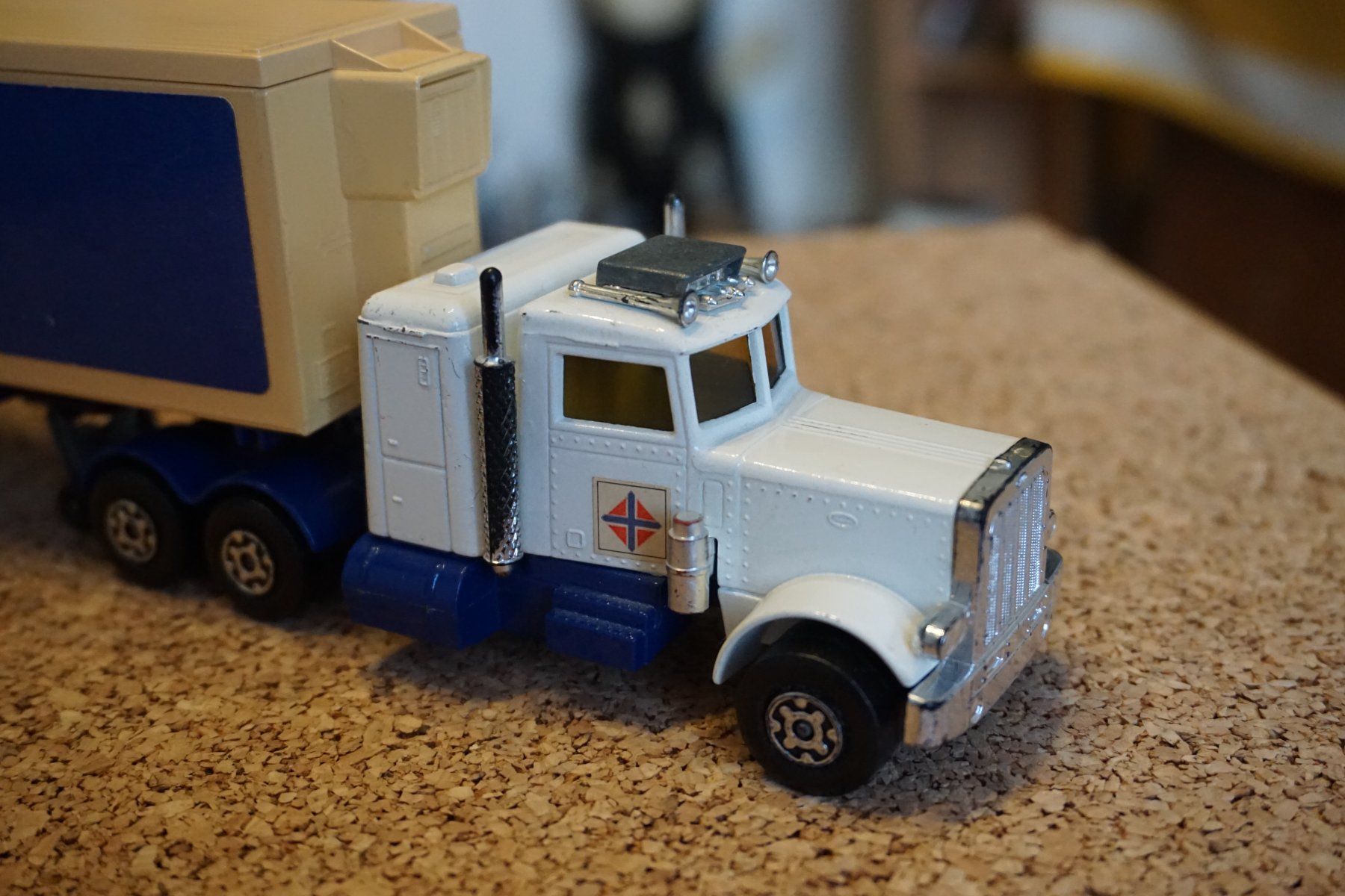 Matchbox Modellini d'auto: Matchbox SK Peterbilt Satelschlepper COOL !!!!!!!!!!!!!!! – Usato da Reiden venduto da Doppeldecker69 1