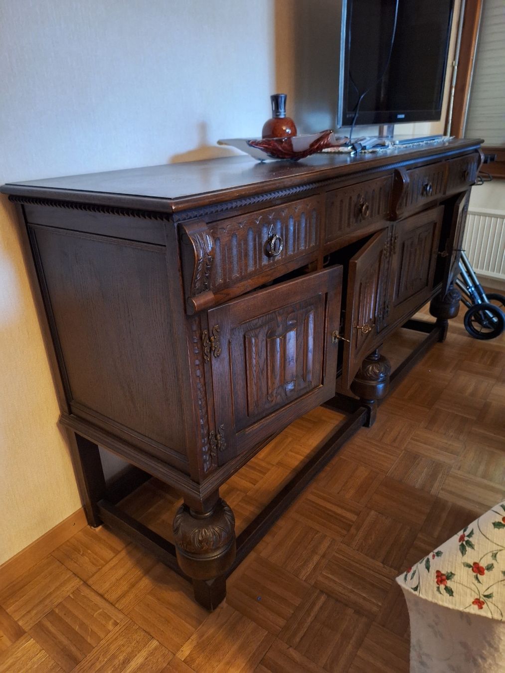 Büffets: Meubles style Tudor – Gebraucht aus La Tour-de-Peilz von clo_cw6s 2