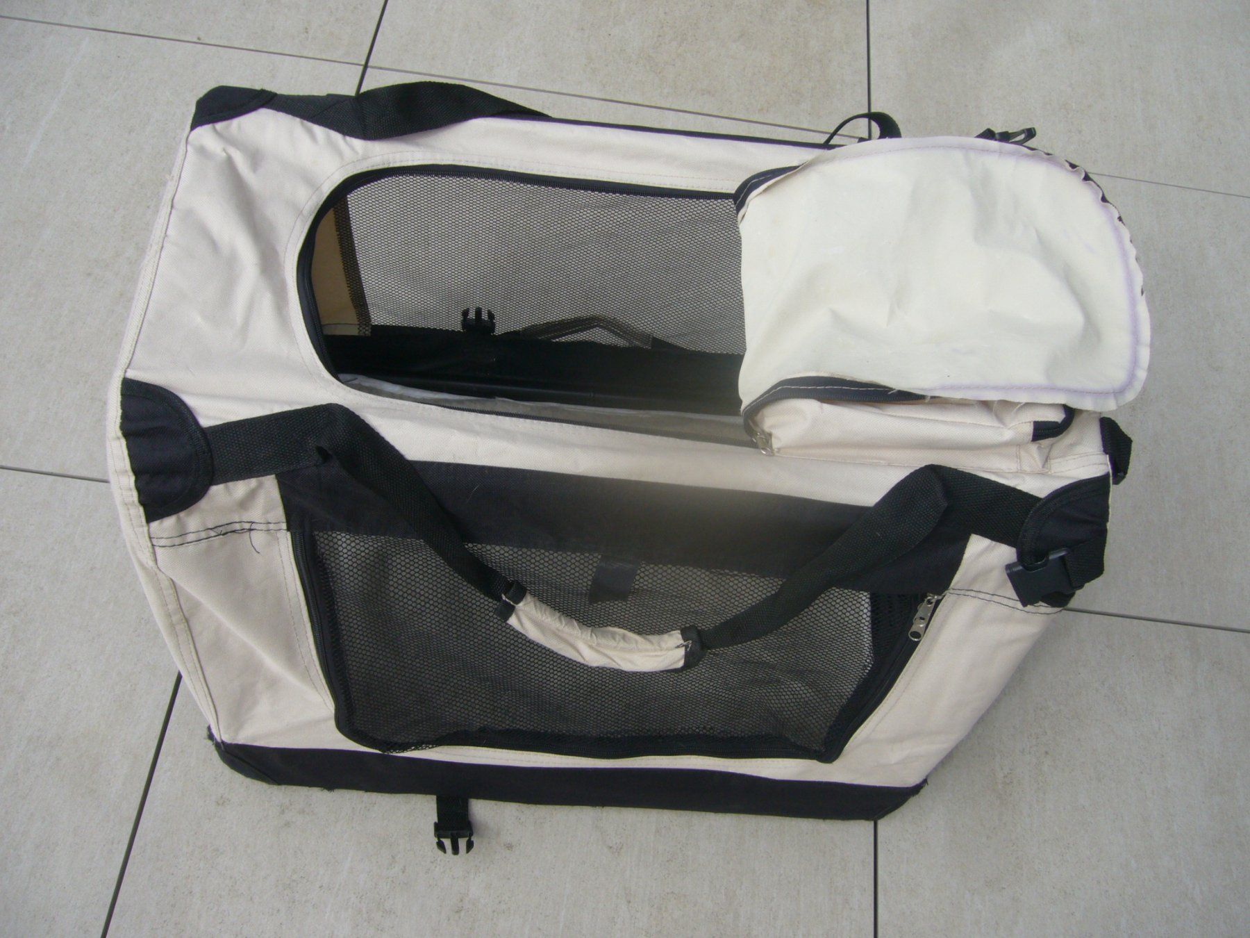 Cucce & Letti: Faltbare Hunde- Katzentransportbox Tasche – Usato da Villars-sur-Glane venduto da Lrudin