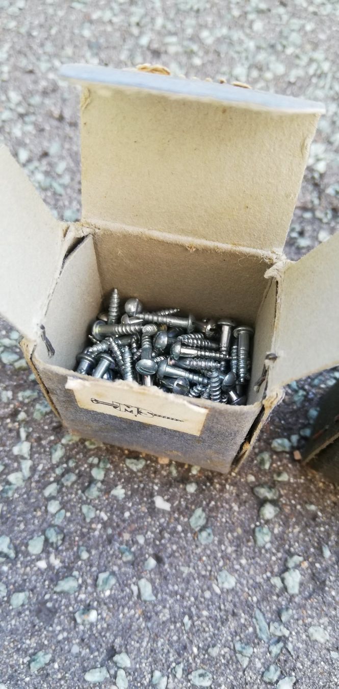 Tutti gli attrezzi: 2 Packungen mit kleinen Schrauben ab 1Fr. – Nuovo (secondo la descrizione) da Thun venduto da Matthias72 3