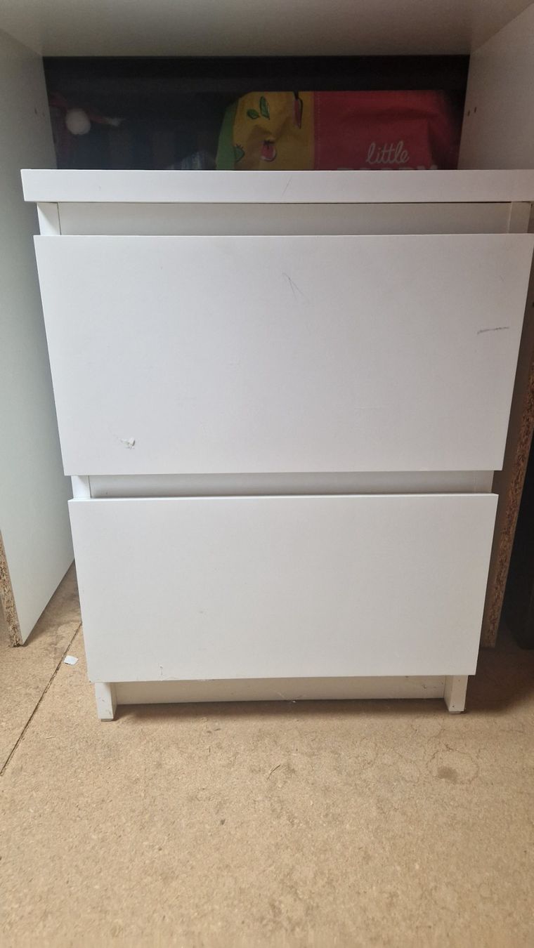 Ikea Comodini: Malm Nachttisch – Usato da Zürich venduto da Namarmont