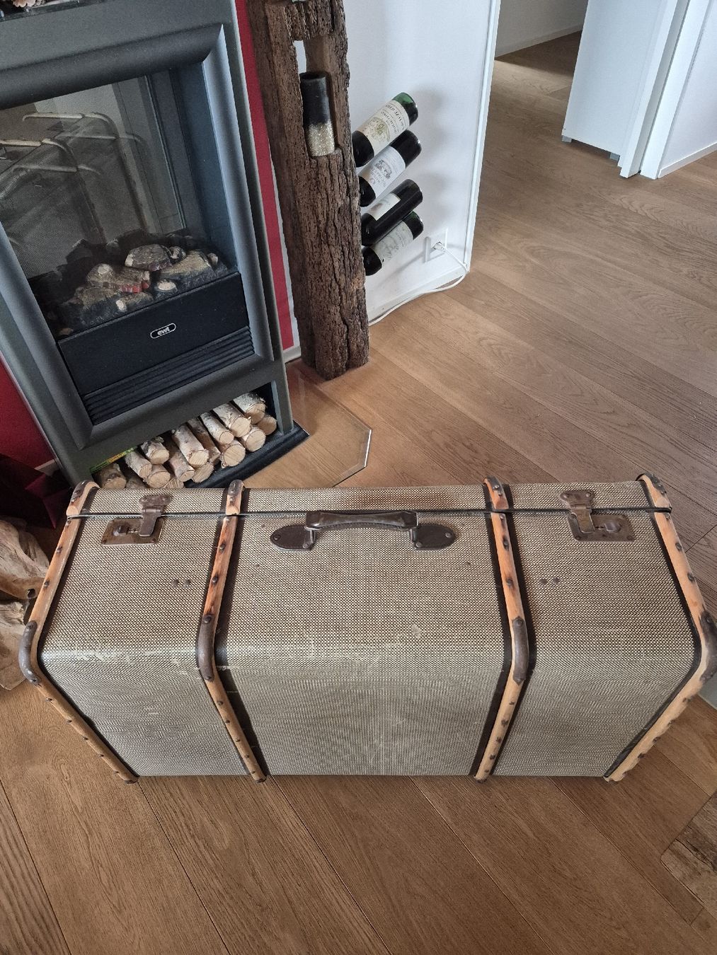 Valigie: Alte Vintage Truhe, Reisekoffer, – Difettoso da Opfikon venduto da Annanet 7