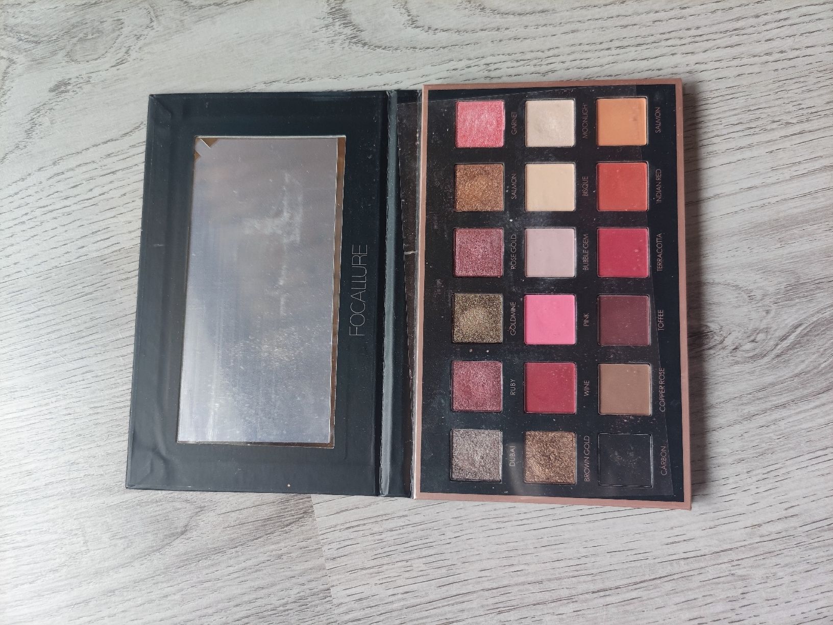 Make-up: Focallure Lidschattenpalette – Usato da Nottwil venduto da sukkus.ch 1
