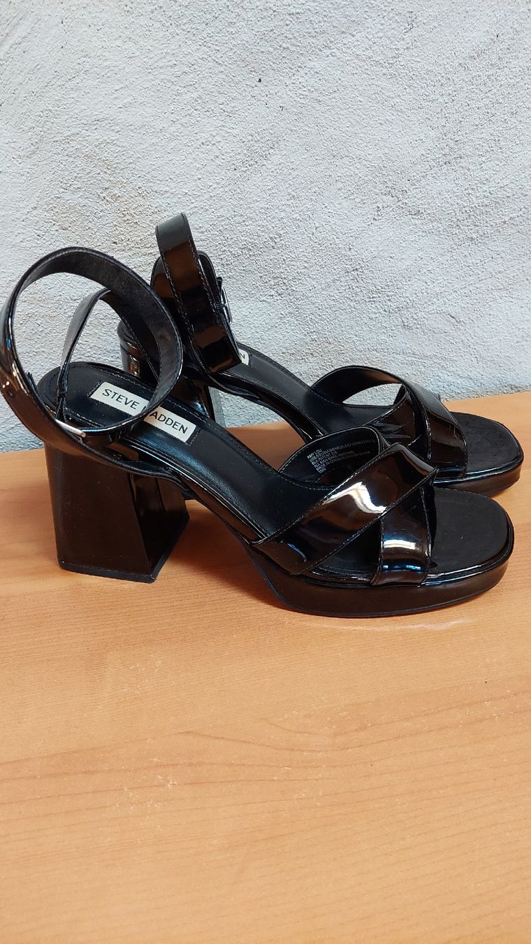 Damenschuhe: Sandales noires vernies. Taille 39 – Gebraucht aus marsens von gag03