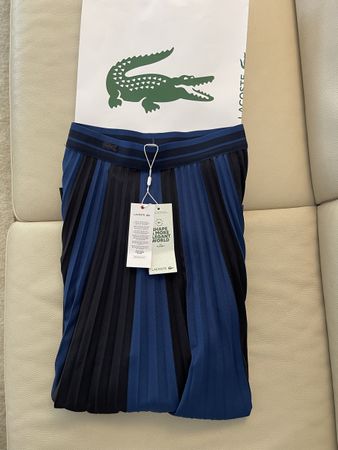 NEU! Lacoste Rock Gr. XS Plisse