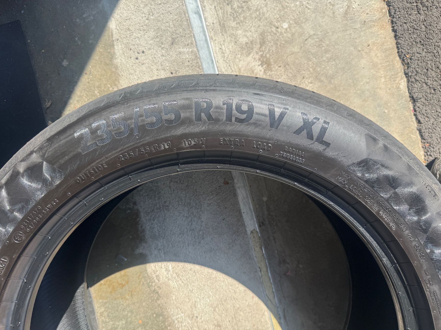 Continental Pneus & Kompletträder: 235/55R19 – Gebraucht aus Widen von Dinero02 4