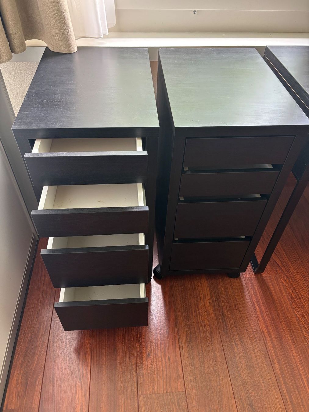 Ikea Scrivanie: Ikea Micke Schreibtisch dunklebraun – Usato da Cham venduto da bet_jp2l 3