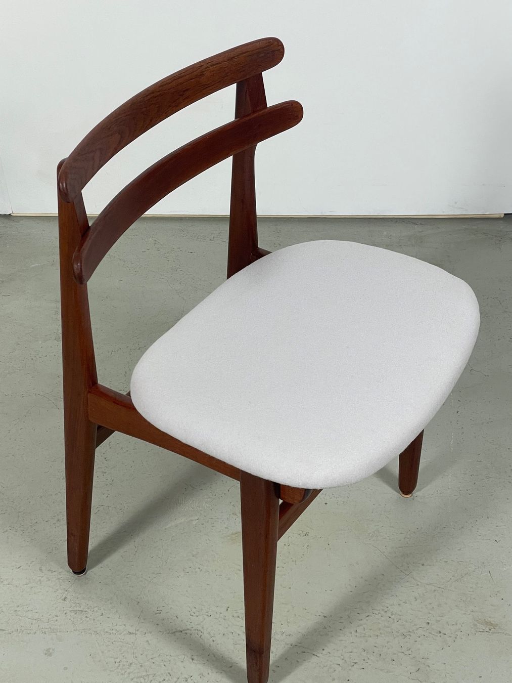 Sedie: 3x dänische Teak Stühle restauriert – Usato da Basel venduto da MidMod20C 8