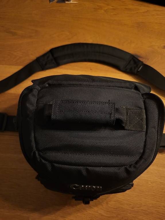 Fotocamera: Canon EOS 1000D Set mit passender Tasche – Usato da Allschwil venduto da Stefanie.N 2