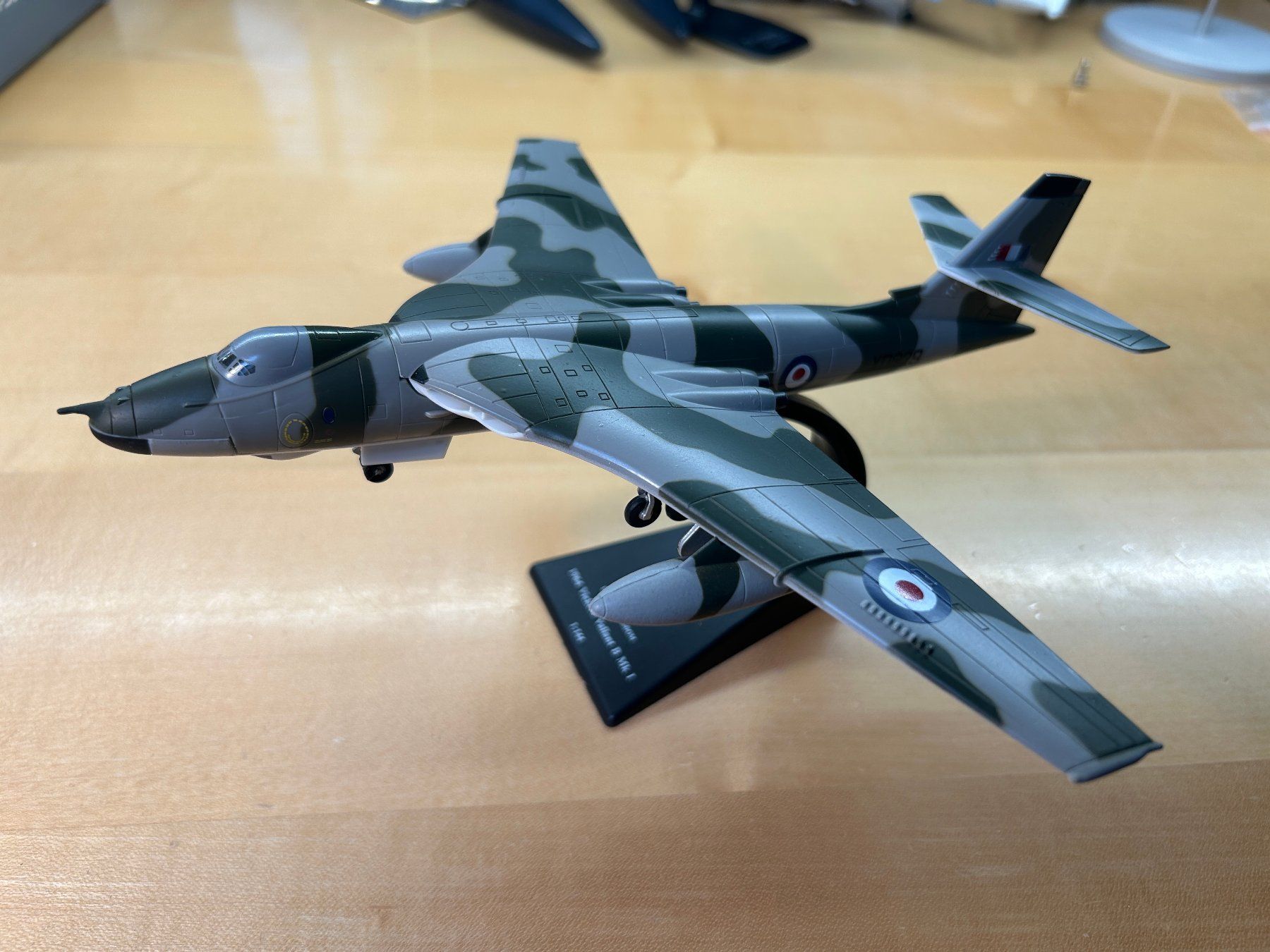 Modellbausätze & Standmodelle: Flugzeugmodell Vickers Valiant B Mk I 1:144 – Gebraucht aus Kloten von HeiHo68 1