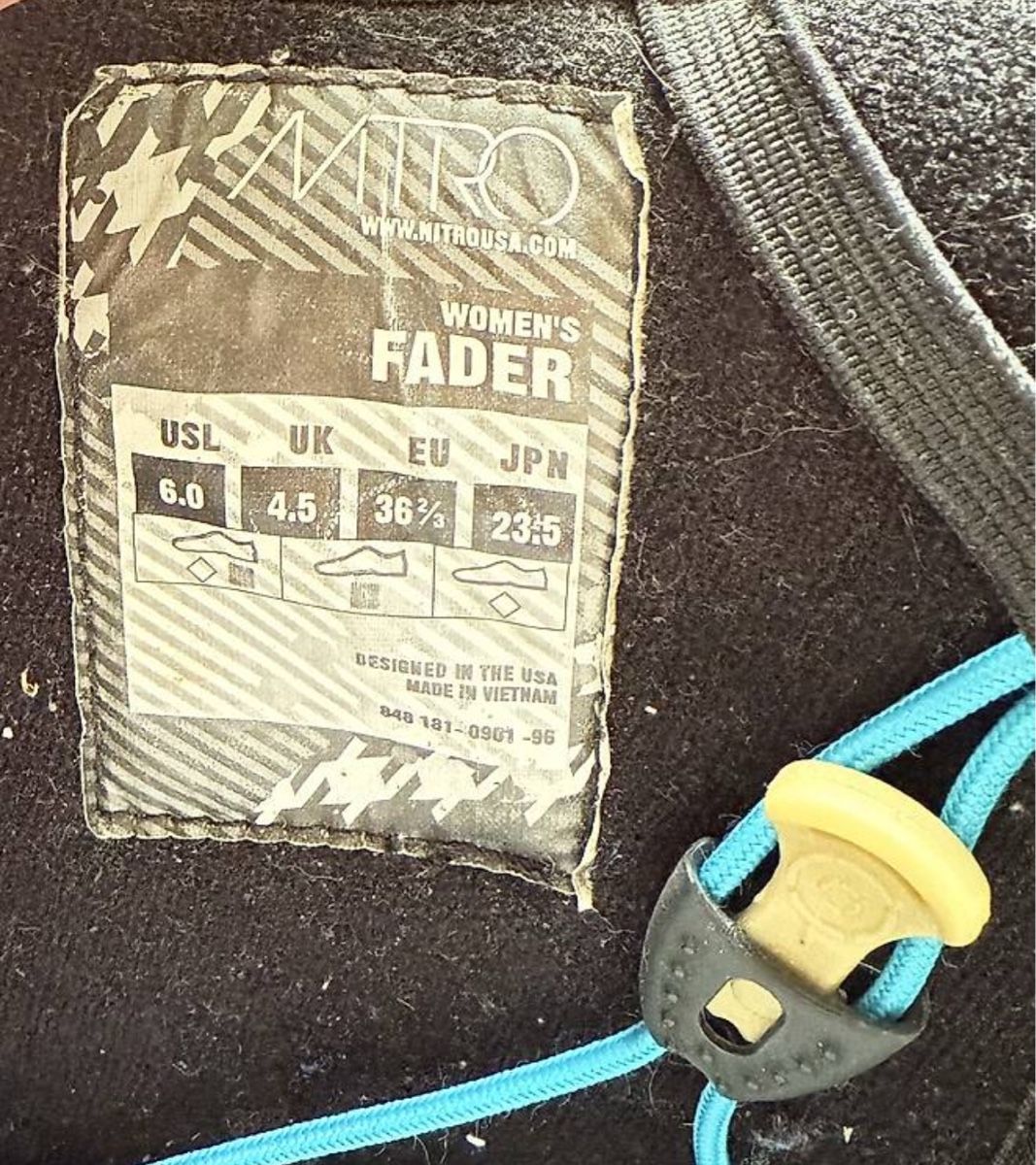Snowboard Nitro Scarpe da uomo: Snowboard Boots Grösse 36 2/3 NITRO – Usato da Oberburg venduto da Janosch.Gasche 1