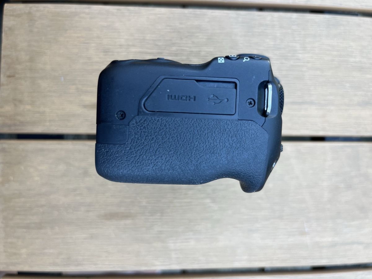 Canon Fotocamera: Canon EOS R50 inklusive 18-45mm Objektiv – Usato da Stäfa venduto da jol_rn6c 5