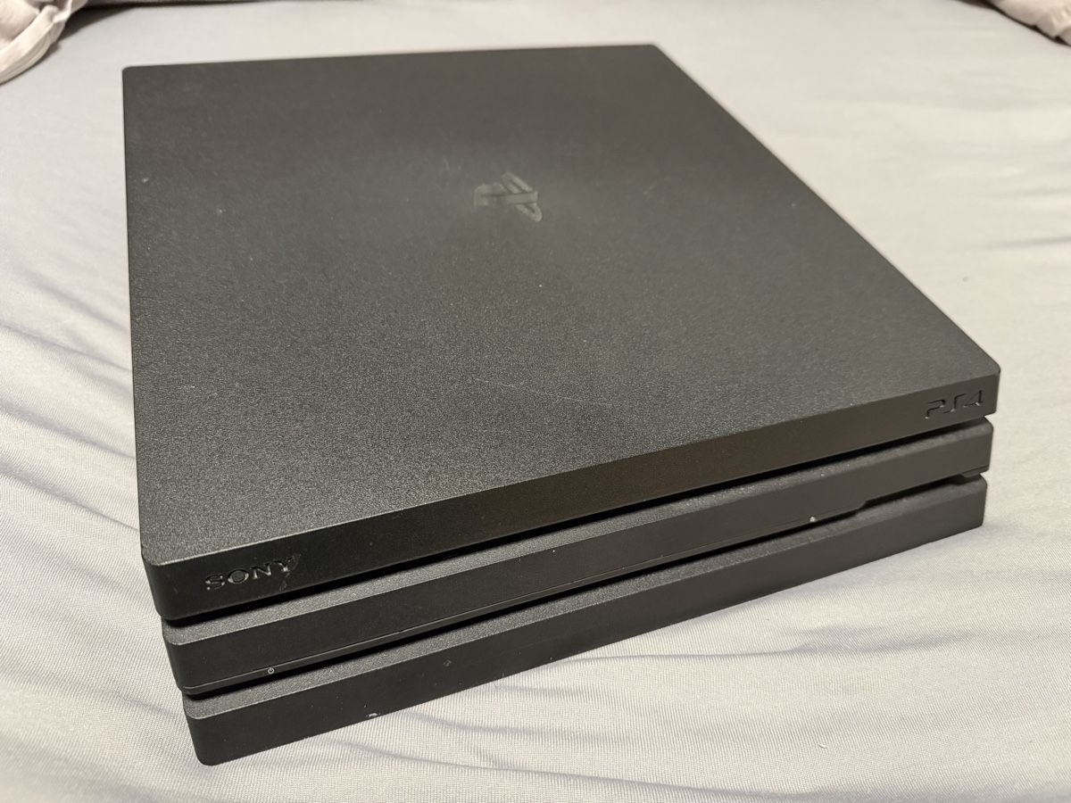 Sony Konsolen: Playstation 4 Pro Konsole 1 TB – Gebraucht aus Niederhasli von tcgpoint 1