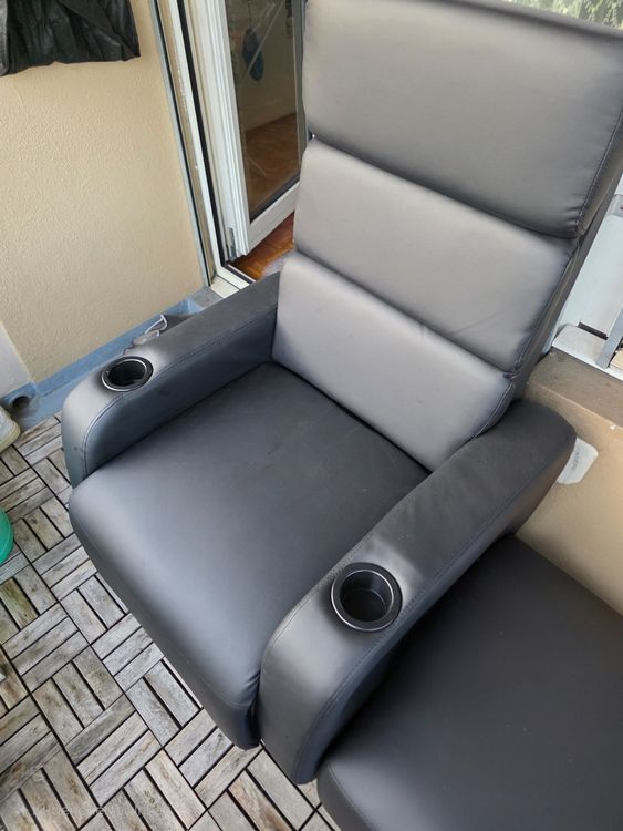 Sessel: Schwarzer Relaxsessel mit Getränkehalter, neuwertig! – Neu (gemäss Beschreibung) aus Gossau SG von seb_b29v