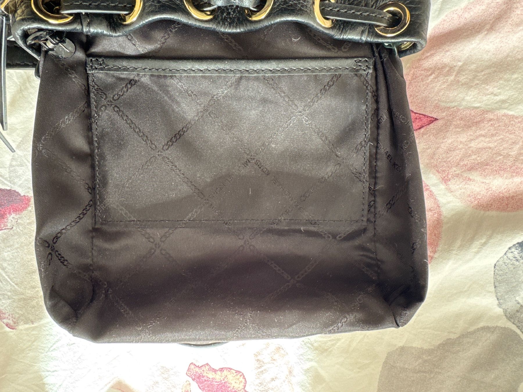 Michael Kors Zaini: Neuwertiger Michael Kors mini Rucksack – Usato da Zürich venduto da Oliveirinha_ 5