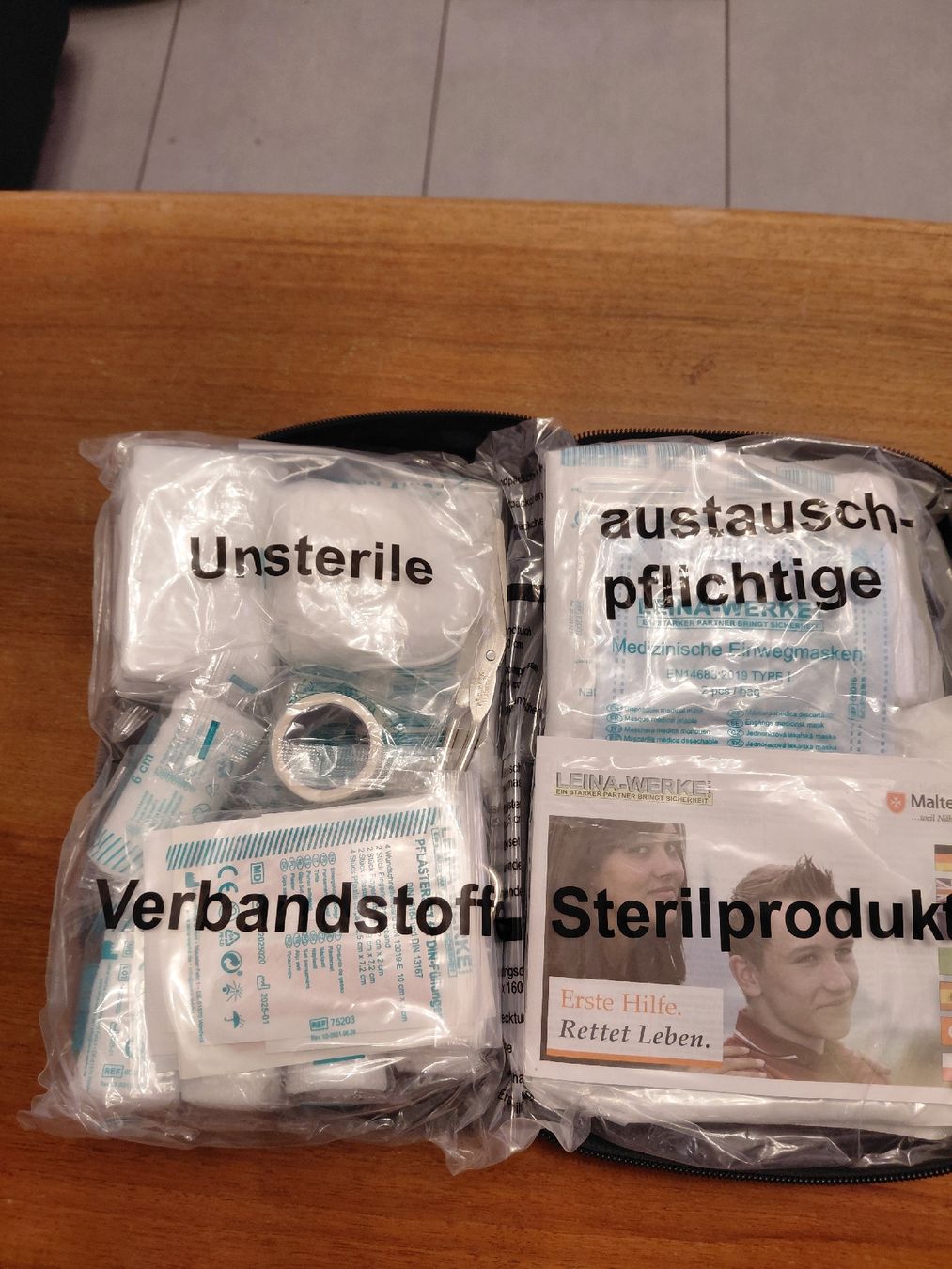 Kit di pronto soccorso: Auto-Verbandstasche, Top Zustand, Ungebraucht – Nuovo e nell'imballaggio originale da Sirnach venduto da ChrizzAlive 1