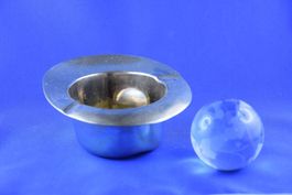 Aschenbecher in Hutform