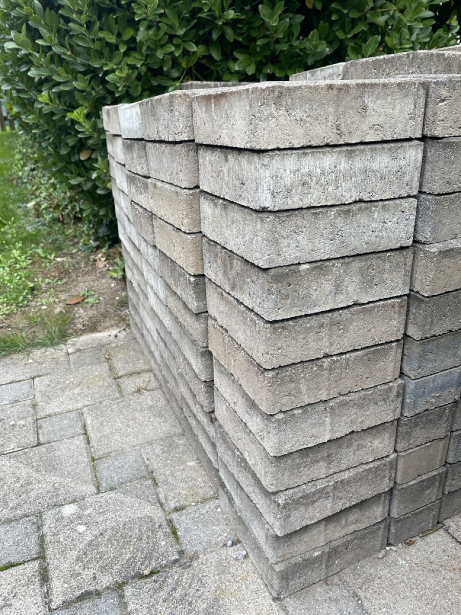 Pietre & tegole: Pflastersteine Beton – Usato da Aarberg venduto da Trudi.70 2