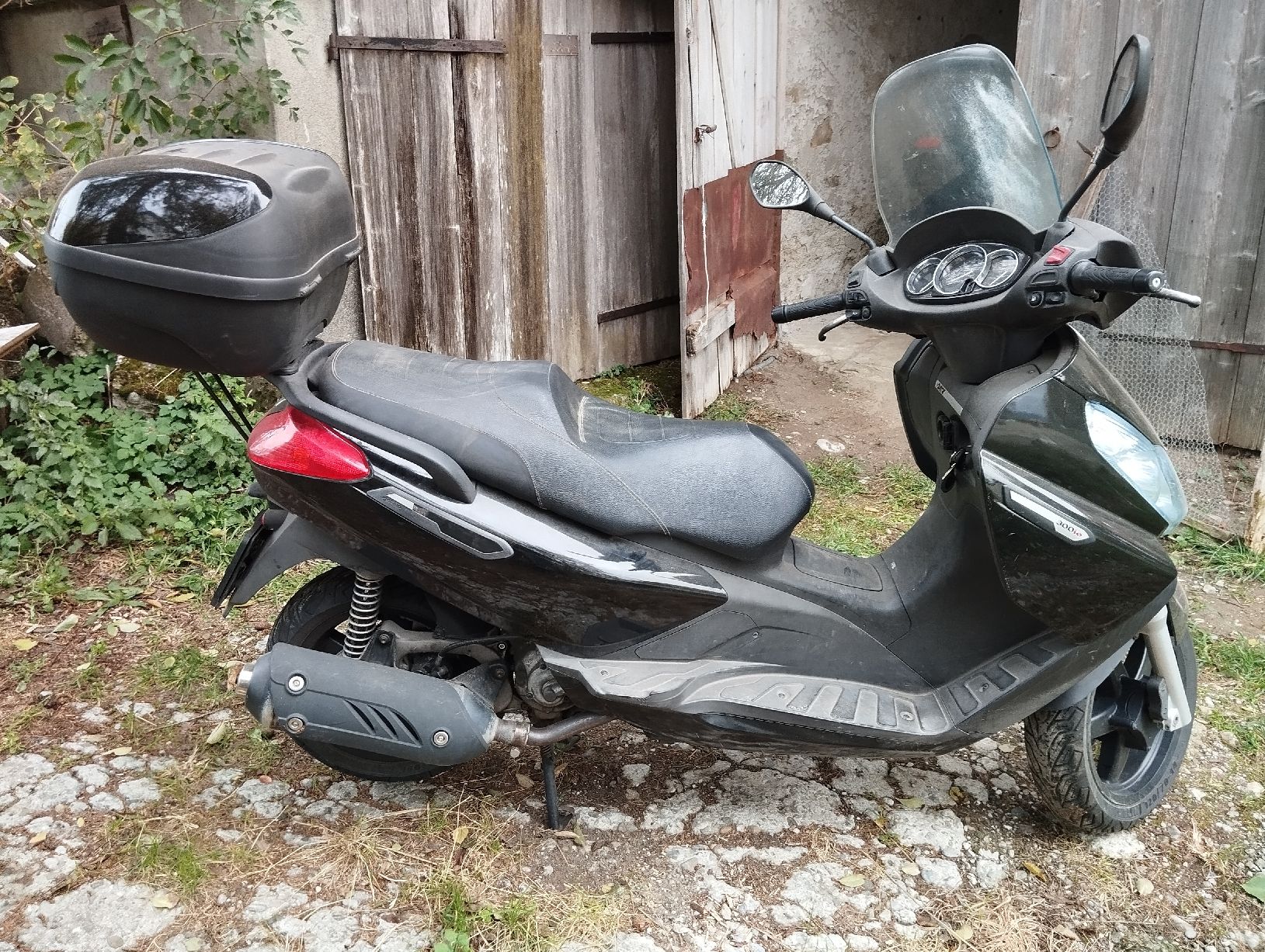 Piaggio Scooter: Piaggio X7 300. Roller schwarz – Usato da Häutligen venduto da Alfa94 2