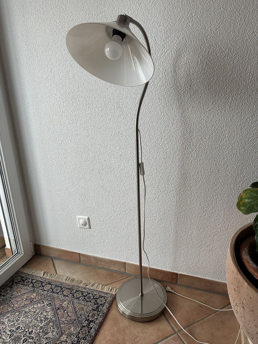 Lampade: Schöne Stehlampe - Top Zustand! – Usato da Wallisellen venduto da funnydance 4