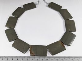 flacher grau-grüner Jaspis Strang