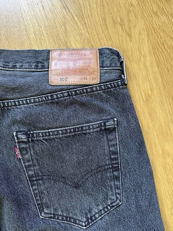Levi's Jeans: Lévis 501 – Usato da Pully venduto da tarra26 2