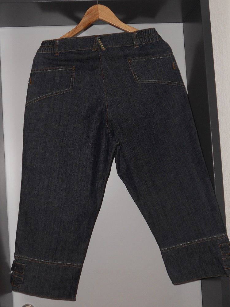Jeans: Neu: Jeans-Bermudas - blau - Gr.44 – Nuovo (secondo la descrizione) da Uznach venduto da Laeuffer 1