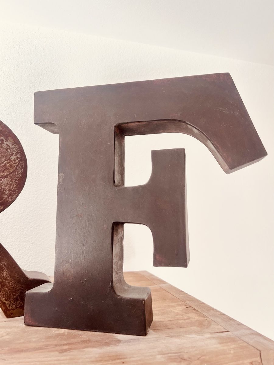 Tutte le decorazioni: Vintage Buchstaben – Usato da Zürich venduto da zizou9 1