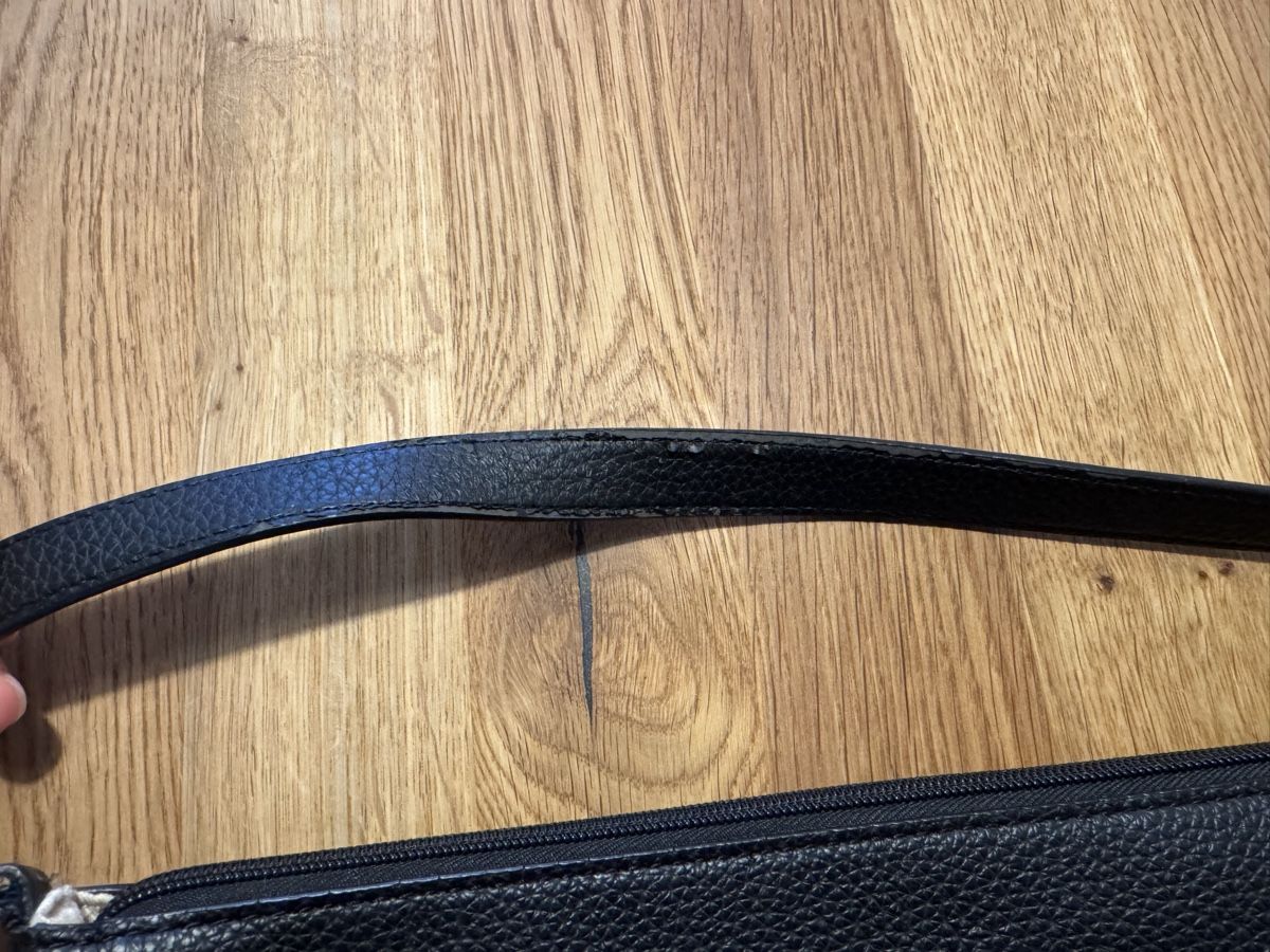 Guess Borse da donna: Guess Tasche schwarz – Usato da Buchrain venduto da Jasikistler 5