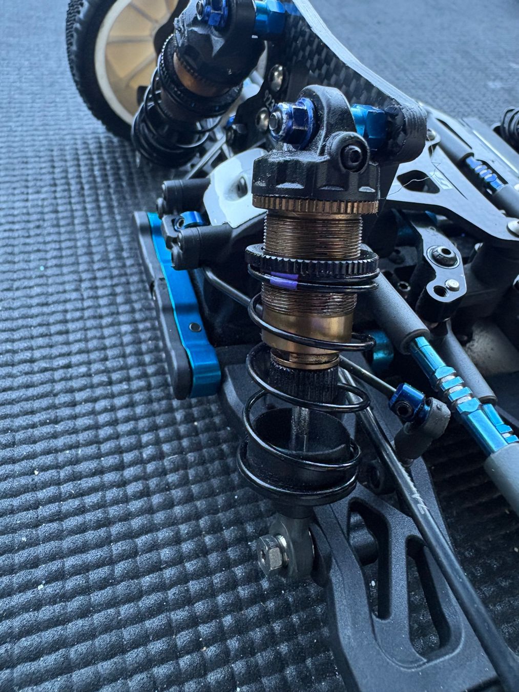 RC Modellbau: buggy 1/10 électrique Team Associated – Gebraucht aus Torgon von leu_bgx6 6
