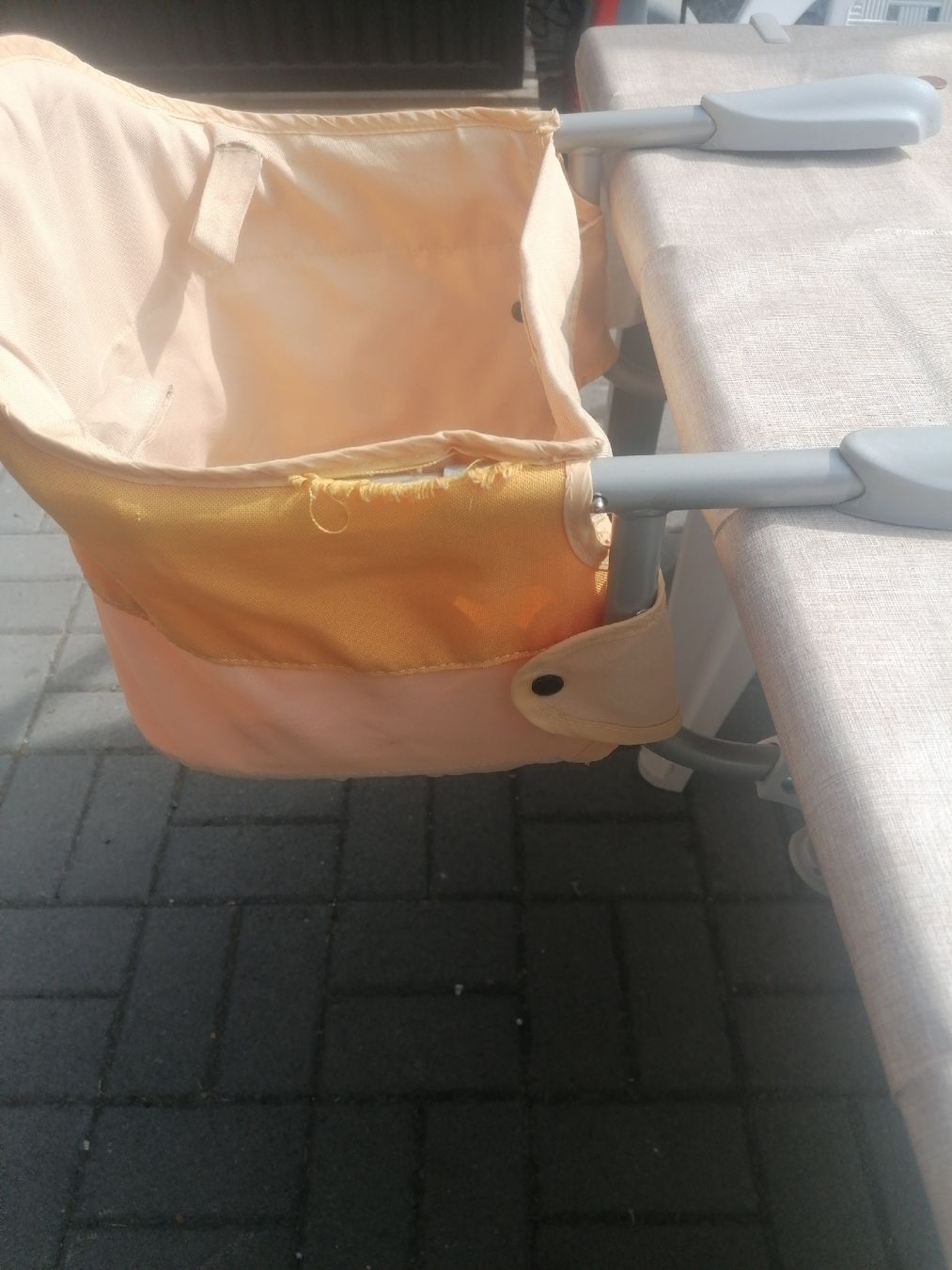 Chicco Seggiolini per auto: Siège pour bébé à fixer sous une table – Difettoso da Icogne venduto da Molfo 1