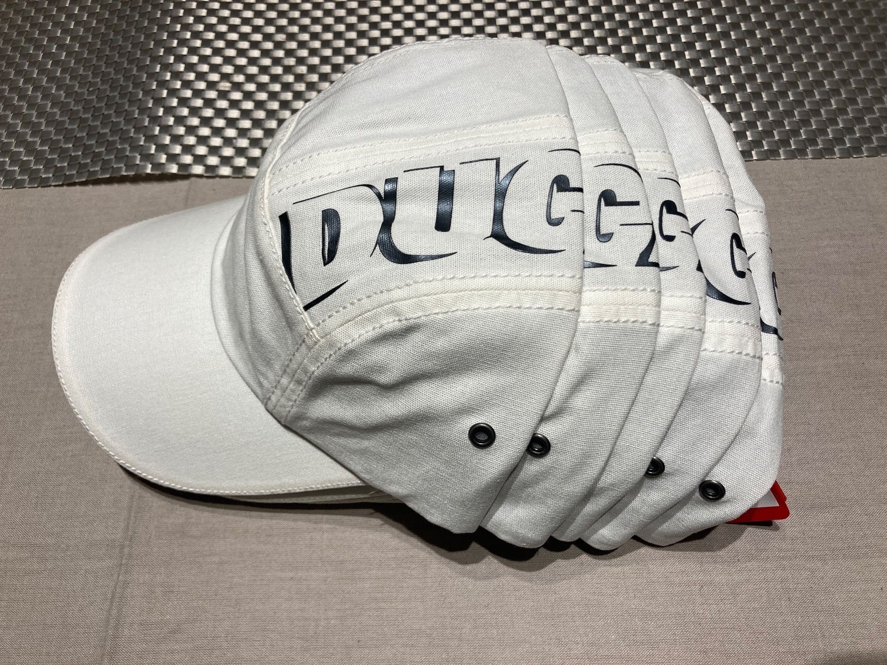 Copricapi, berretti & cappellini: Puma Ducati 5 Caps Lifestile – Usato da Märstetten venduto da Shirt74