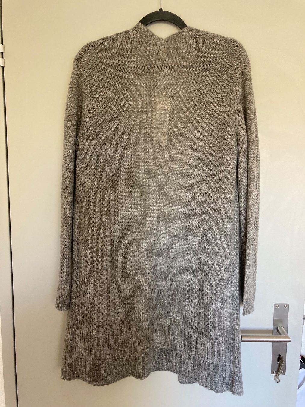 Esprit Jacken: Esprit Long-Cardigan, hellgrau, Gr. M mit Etikette – Neu und originalverpackt aus Schlieren von cotopaxi06 1