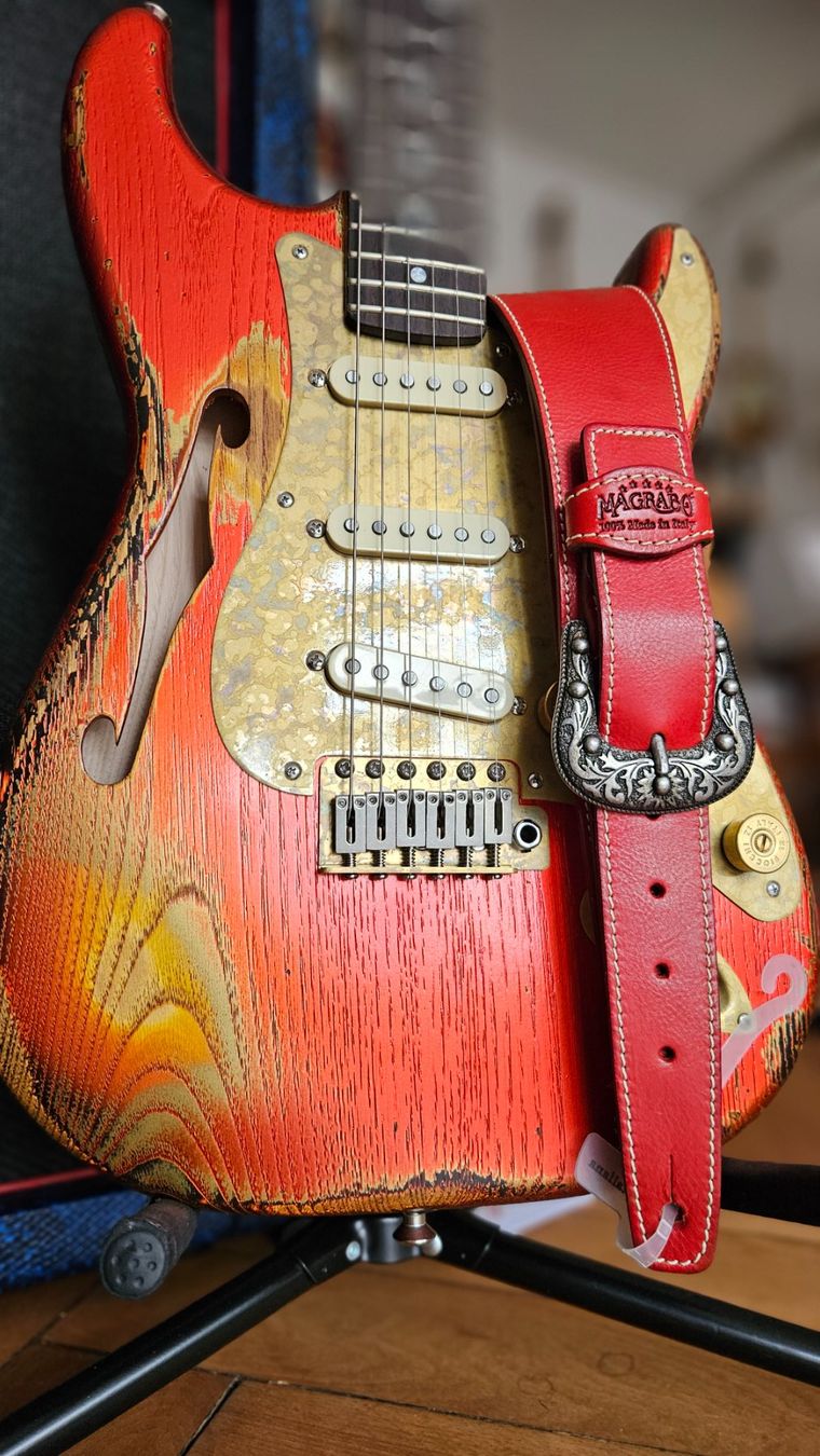 Strumenti musicali: Paoletti Stratospheric Lounge ALFA – Usato da pieterlen venduto da AntonelloGuitars