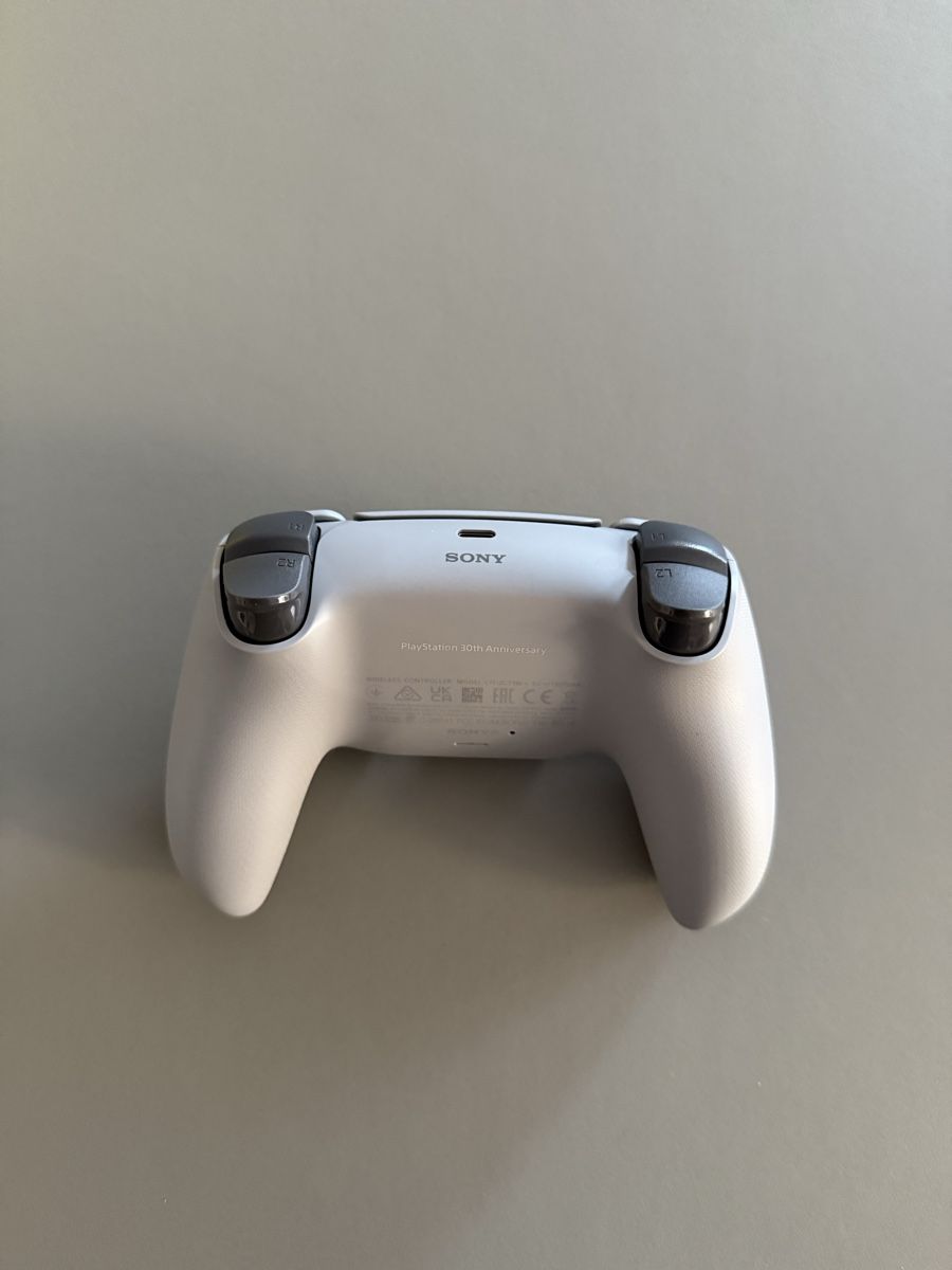Sony Controller: Sony DualSense Wireless-Controller 30th Anniversary Limited – Neu (gemäss Beschreibung) aus Dübendorf von Cztephan 2