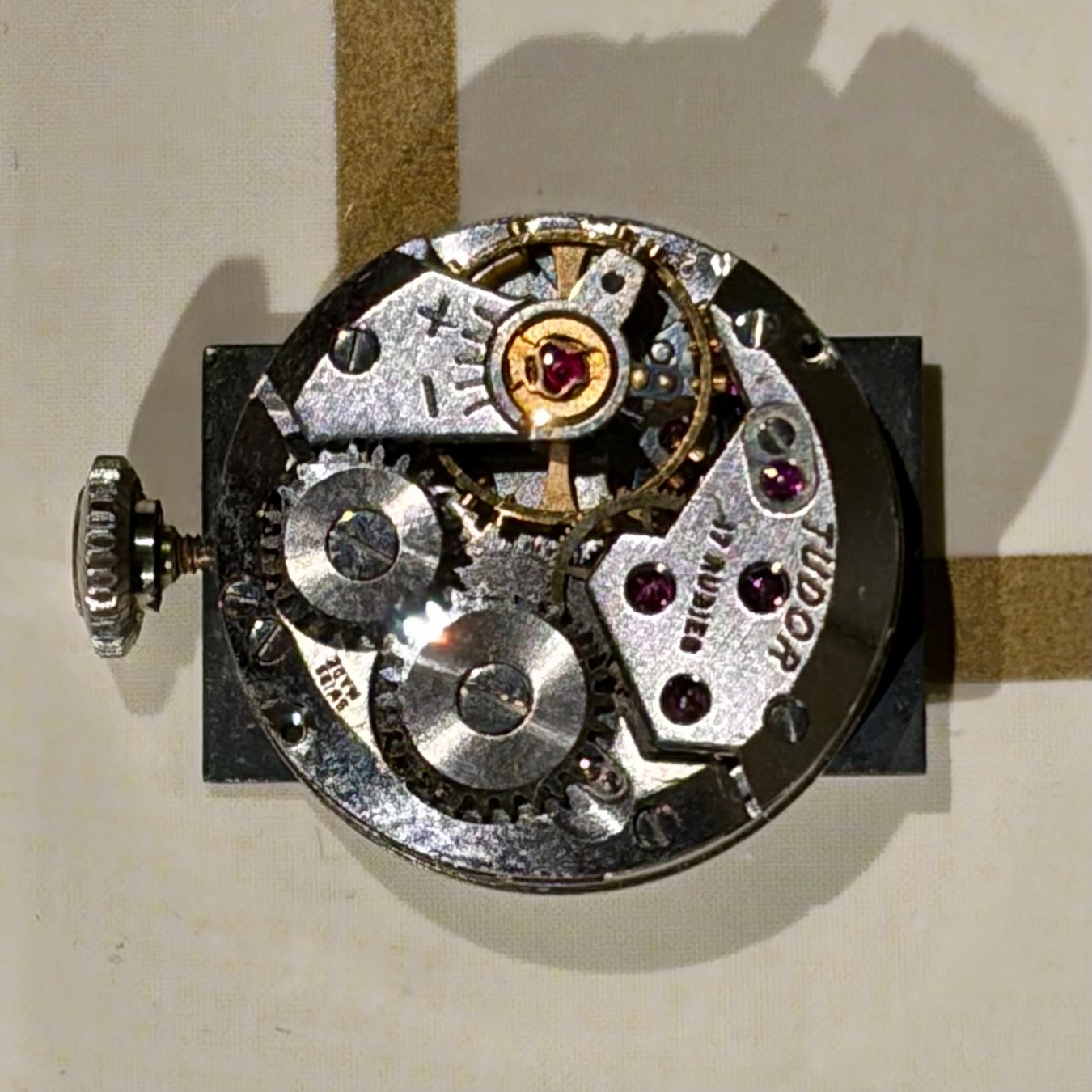 Tudor Montres: Tudor Manual-Wind Movement with Original Signed Dial – D'occasion à Genève par cjwatch.s 1