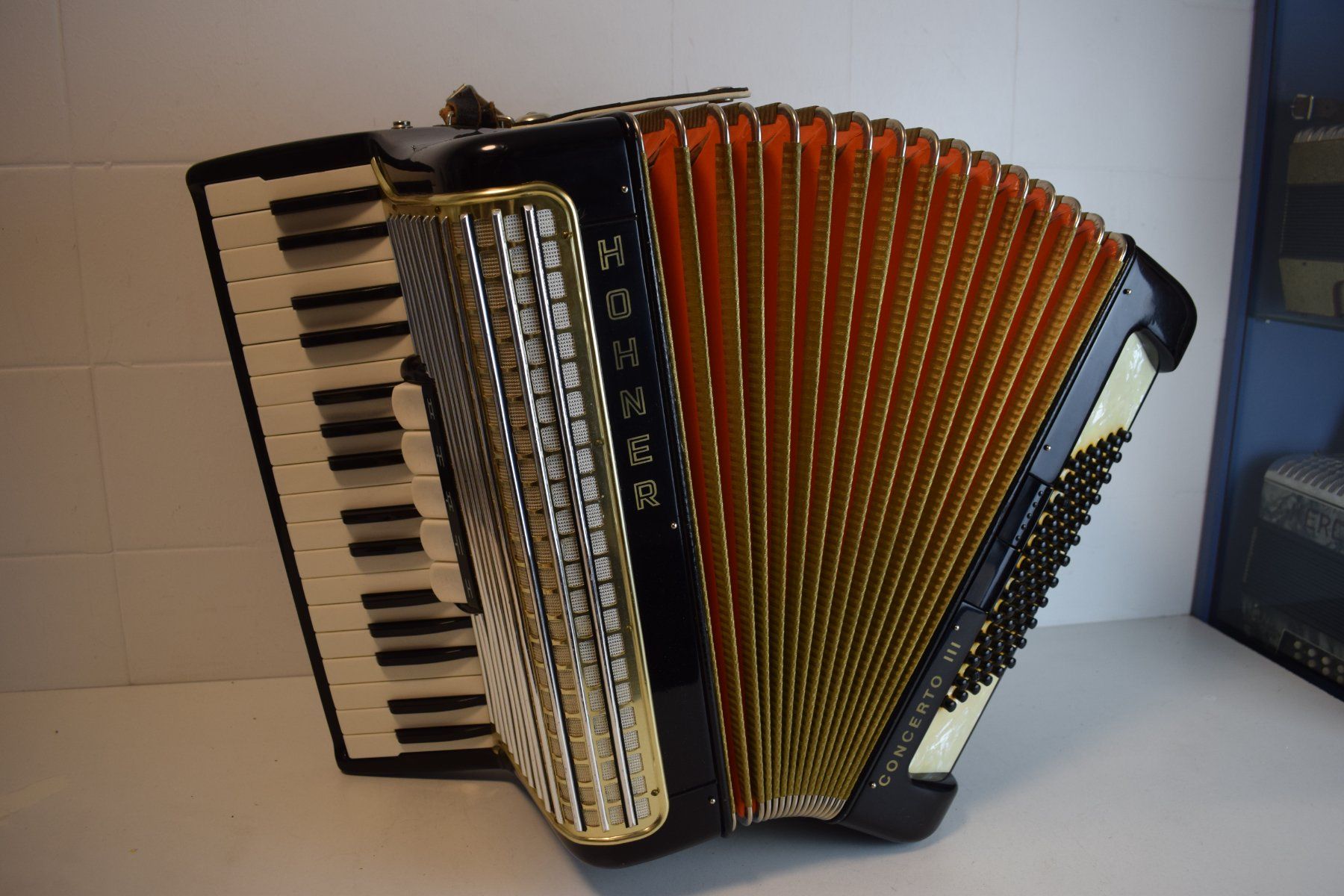 Hohner Musikinstrumente: Akkordeon chromatisch Hohner Concerto III – Gebraucht aus Zürich von baumusik 4