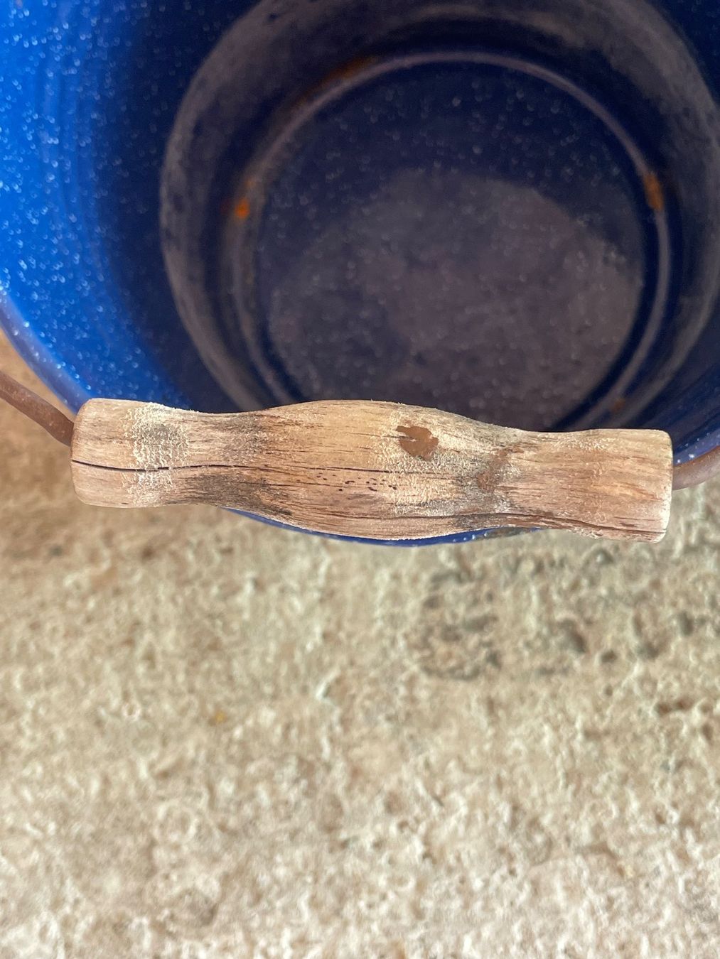 Altro per la casa: Vintage Emaille Eimer blau, nostalgisch, mit Holzgriff! – Usato da Winkel venduto da Kade50 4