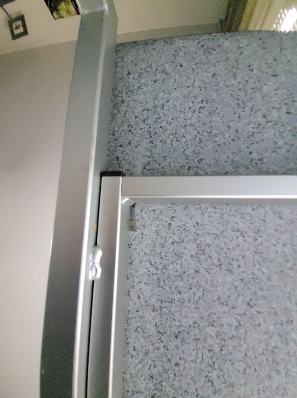 Tavoli: Schöner Couchtisch, Granitplatte, Metallgestell. – Usato da Kreuzlingen venduto da Knecht3 7