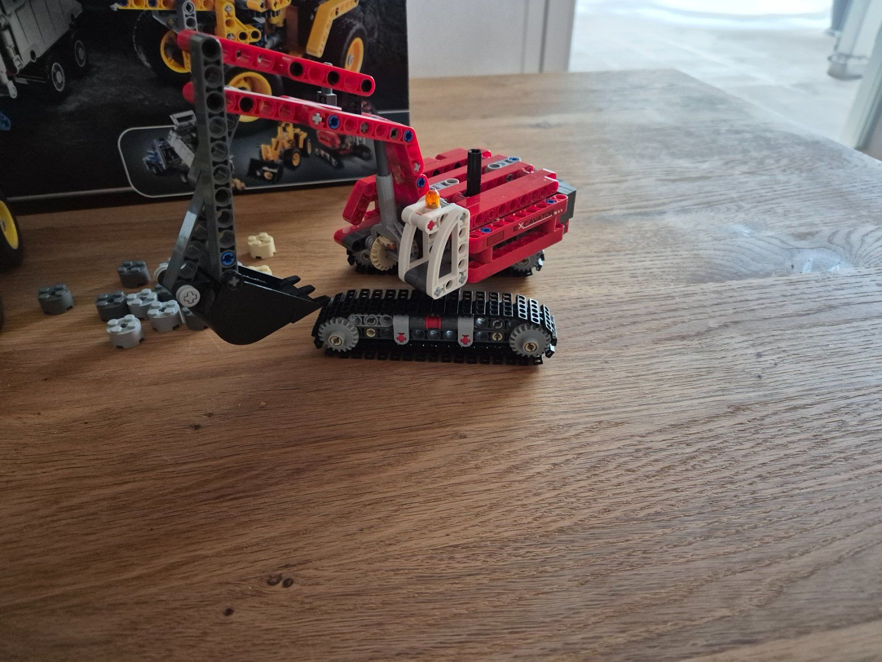 Lego Giocattoli: Lego TECHNIC 42023 - BAUSTELLE kpl. + anleitung+karton – Usato da Leimbach TG venduto da lachende 3