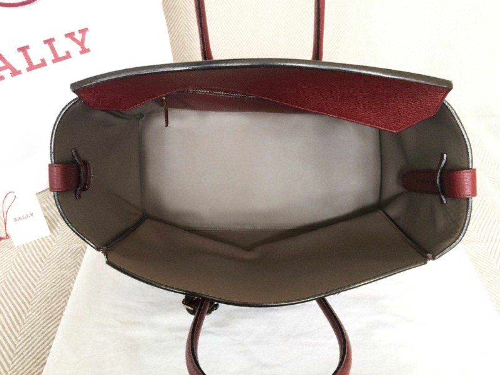 Bally Borse: BALLY Sommet Large Designertasche NEUWERTIG – Nuovo (secondo la descrizione) da Zürich venduto da Magali018 3