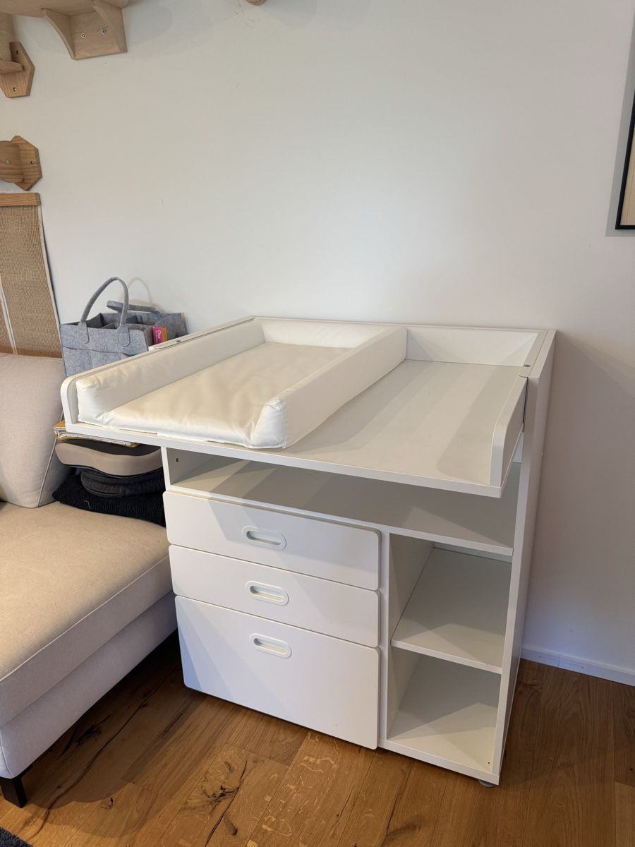 Ikea Fasciatoi & Accessori: Ikea Småstad Wickeltisch – Usato da Bachenbülach venduto da Cheeria