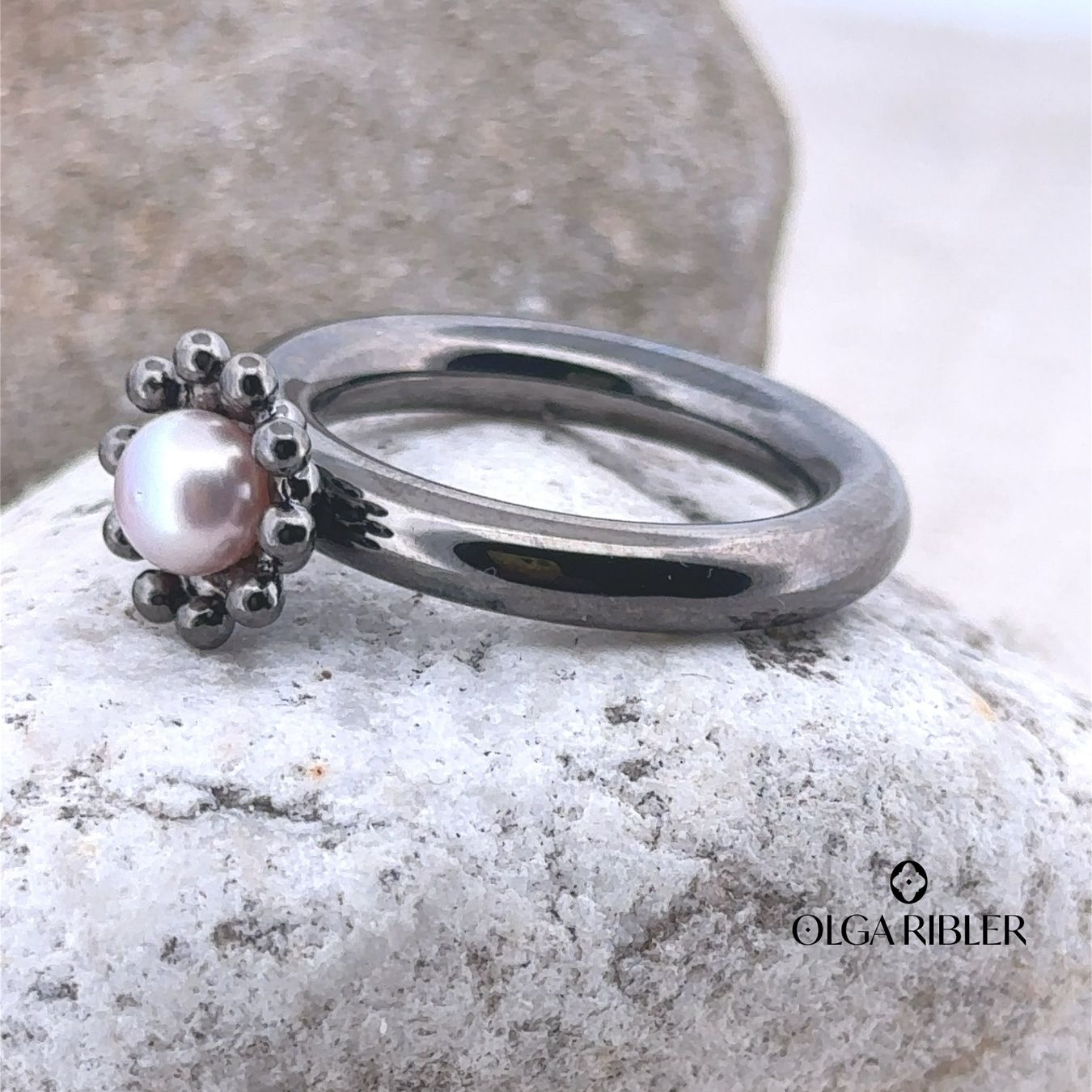 Olga Ribler Anelli: Edelstahl Pneu Ring mit Perle Grösse 60 – Nuovo (secondo la descrizione) da Luzern venduto da Schmuckoutlet 3