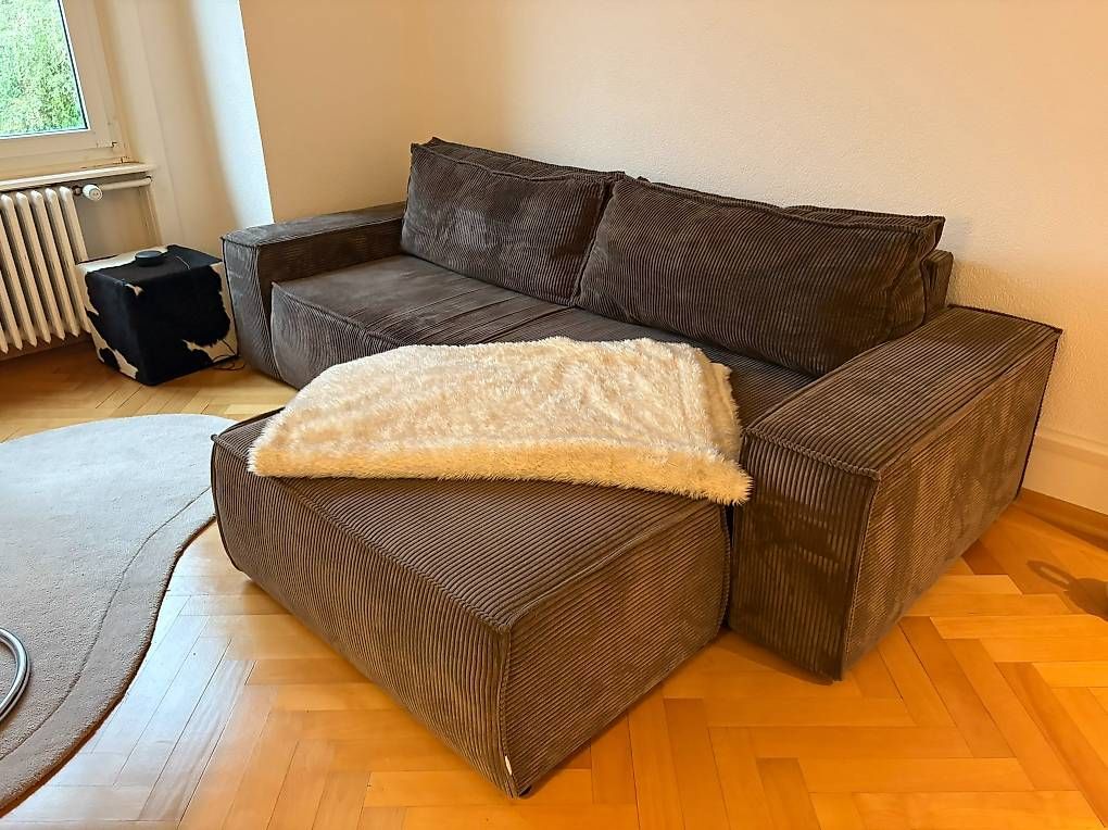 Sofas: Schlafsofa mit Hocker/ Sofa Bed with Foot Rest – Gebraucht aus Zürich von ann_qm9g