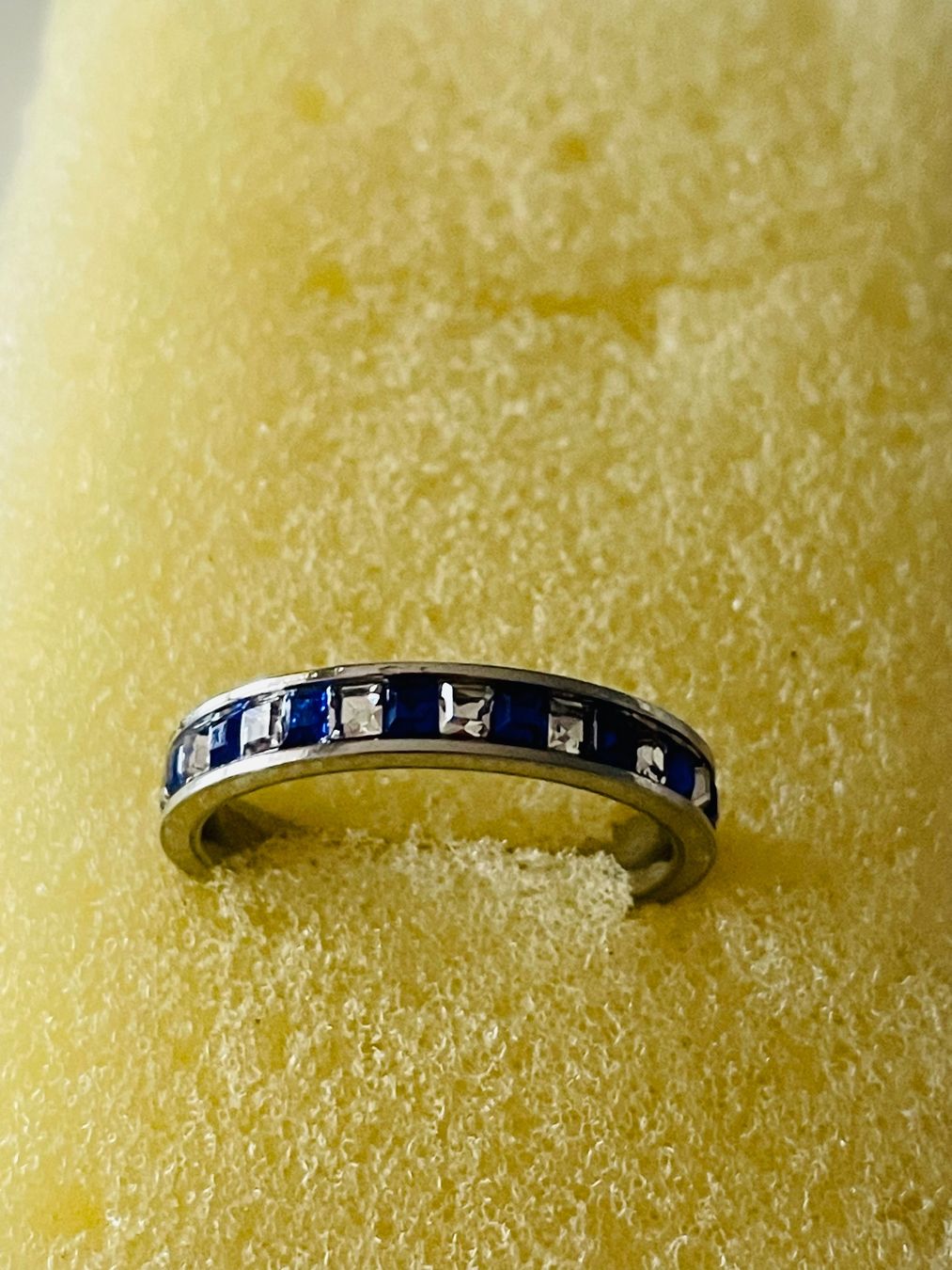 Anelli: Titan Ring mit gefärbten Zirkonen – Usato da Sursee venduto da Slnko1975