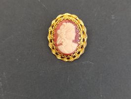Broche vintage Cameo avec cadre doré - Très bon état!